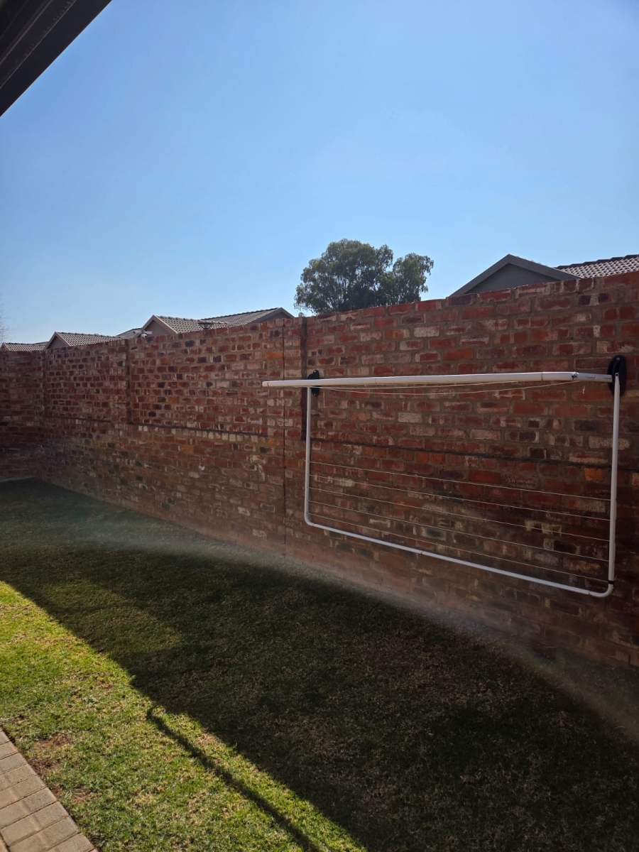 2 Bedroom Property for Sale in Van Der Hoff Park North West